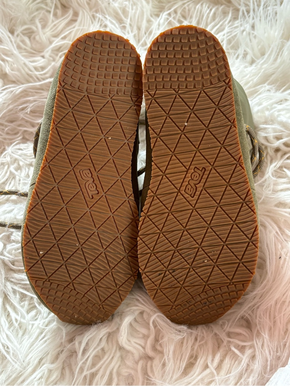 Teva Ember Lace Quilted Ankle Booties Burnt Olive Green Size 6 - Picture 6 of 6